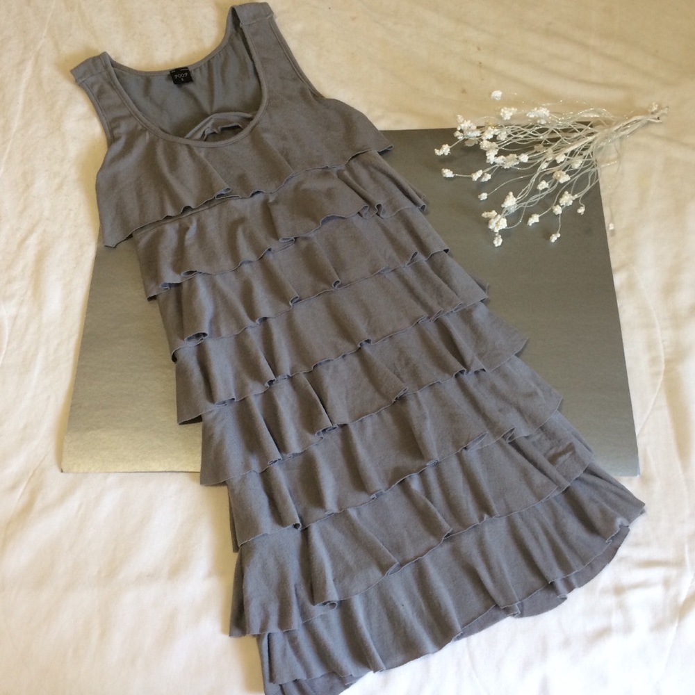 Ladies Ruffle Sleeveless Top, Small⚜️